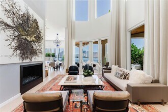 3916 Island Estates Dr in Miami, FL - Building Photo - Building Photo