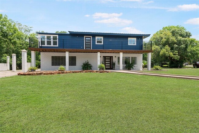 3119 Avenue H in Bay City, TX - Building Photo - Building Photo