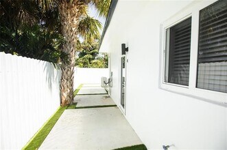 1112 NE 17th Terrace in Fort Lauderdale, FL - Building Photo - Building Photo