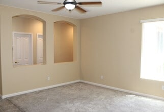1842 Ivycrest Way in Sacramento, CA - Building Photo - Building Photo