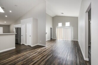 2717 Fern Forest Ct in North Las Vegas, NV - Building Photo - Building Photo