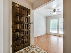 2218 Stonebrook Dr in Carrollton, TX - Building Photo - Building Photo