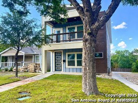 427 Natalen Ave in San Antonio, TX - Building Photo