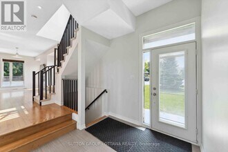248 Keyrock Dr in Ottawa, ON - Building Photo - Building Photo