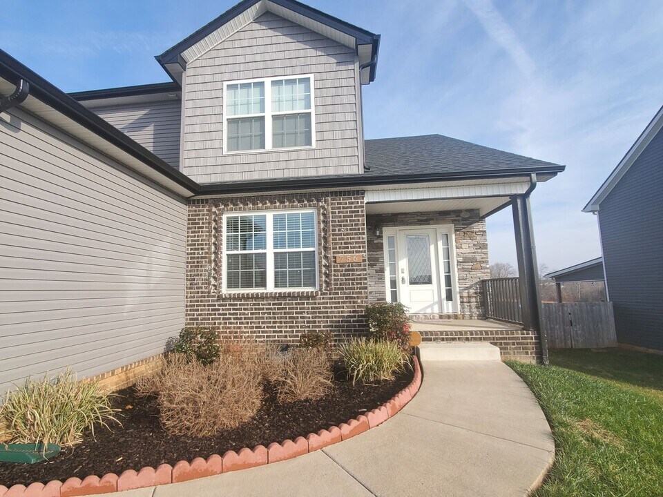 756 Crestone Ln in Clarksville, TN - Building Photo