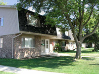 Grafton Townhomes in Grafton, WI - Foto de edificio - Building Photo