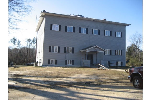 24190 Sparta Rd in Milford, VA - Building Photo