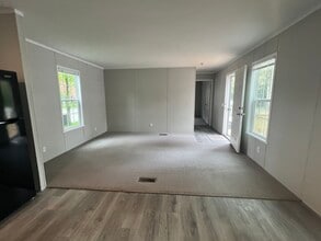 2407 8 Mile Rd in Kawkawlin, MI - Building Photo - Building Photo