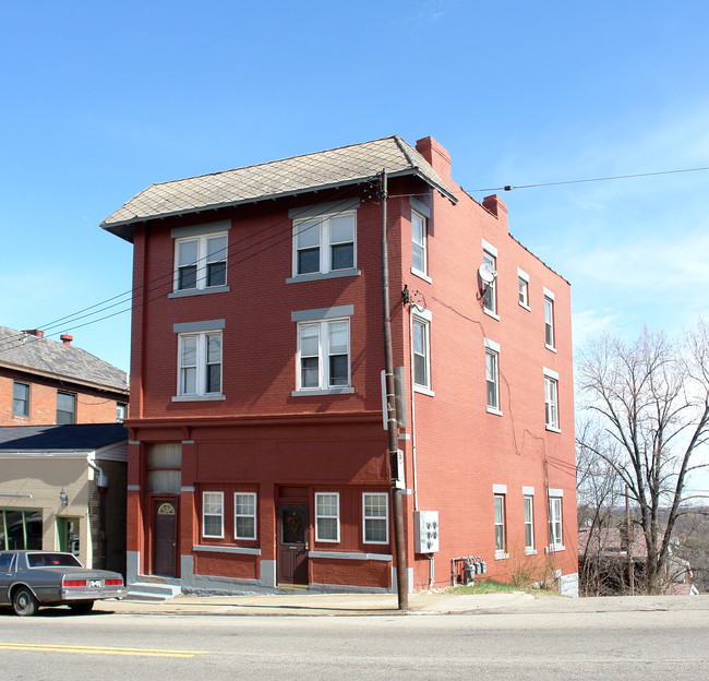 1633 Brownsville Rd in Pittsburgh, PA - Building Photo - Building Photo