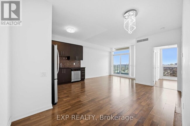 17 Anndale Dr in Toronto, ON - Building Photo - Building Photo