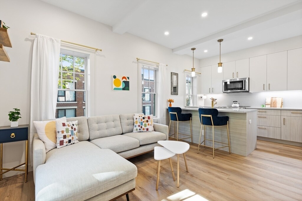 46 Lancaster Terrace in Brookline, MA - Building Photo