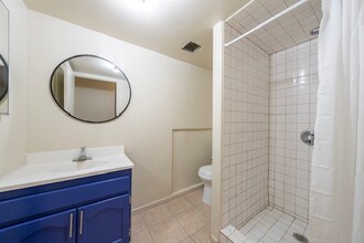 5231 Huntington Dr in Los Angeles, CA - Building Photo - Building Photo