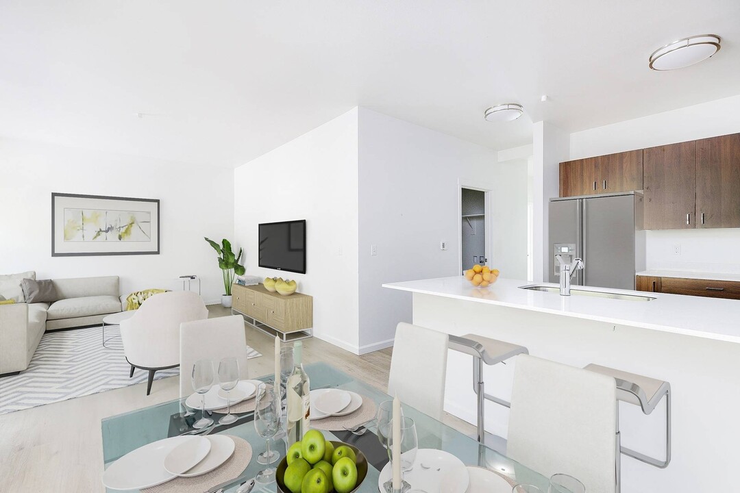 Foothills Apartment Living in Sandy, OR - Building Photo