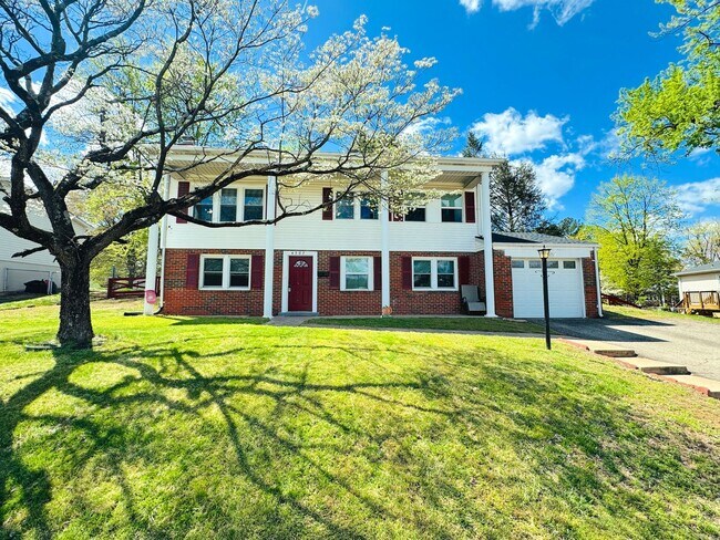 property at 4507 Dale Blvd