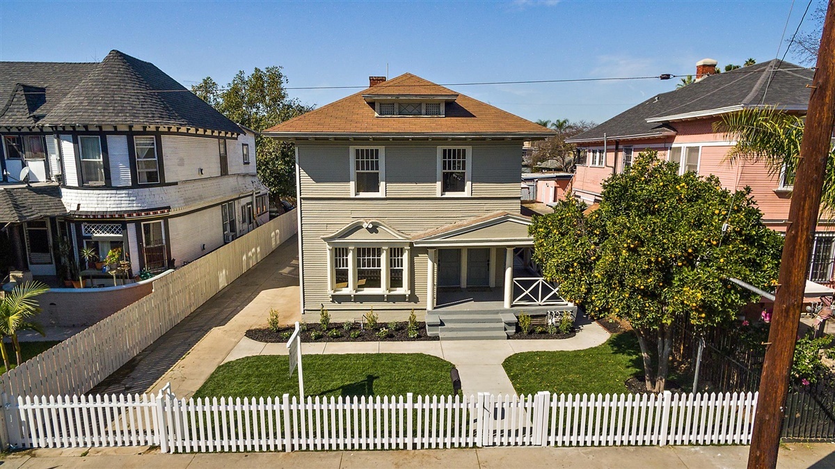 1703 S Burlington Ave in Los Angeles, CA - Building Photo