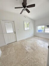 1450 NW 35th St in Miami, FL - Building Photo - Building Photo