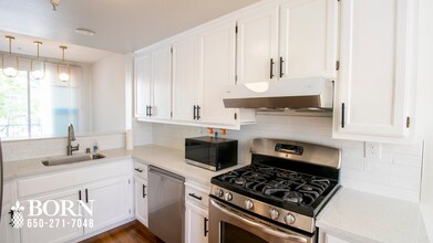 601 Baltic Cir in Redwood City, CA - Building Photo - Building Photo