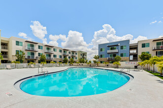 Amelia Apartments in Miami, FL - Building Photo - Building Photo