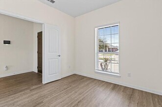 220 Camden St in Red Oak, TX - Building Photo - Building Photo