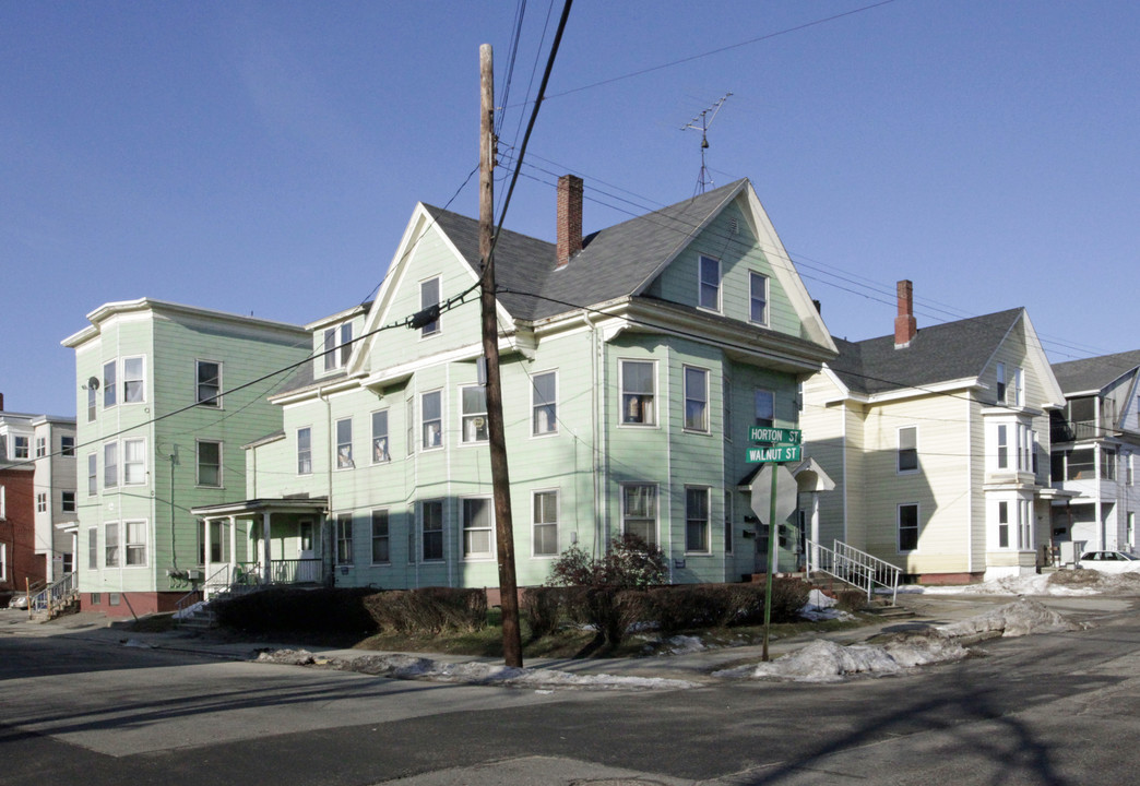 99 Horton St in Lewiston, ME - Foto de edificio