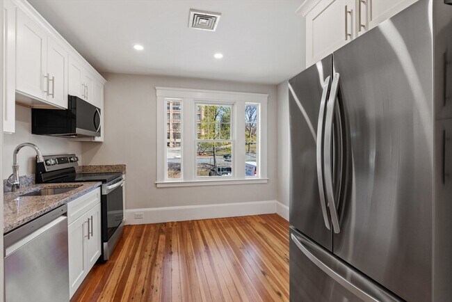 54 Balmoral St in Andover, MA - Building Photo - Building Photo