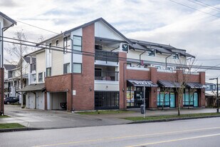 Gladstone Park in New Westminster, BC - Building Photo