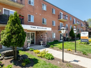 Wynbrook & Mayfair in Stratford, ON - Building Photo - Building Photo