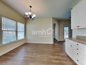 2812 Bridgeport Dr in Winston-Salem, NC - Building Photo - Building Photo