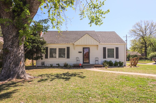 property at 1247 S Richmond Ave