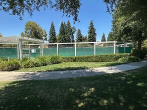 10749 N Windham Bay Cir in Fresno, CA - Building Photo - Building Photo