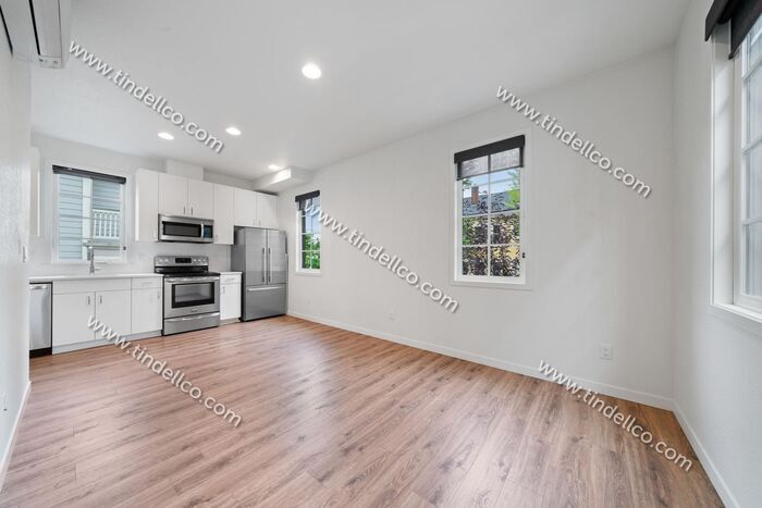 1110 SE Lincoln St in Portland, OR - Building Photo