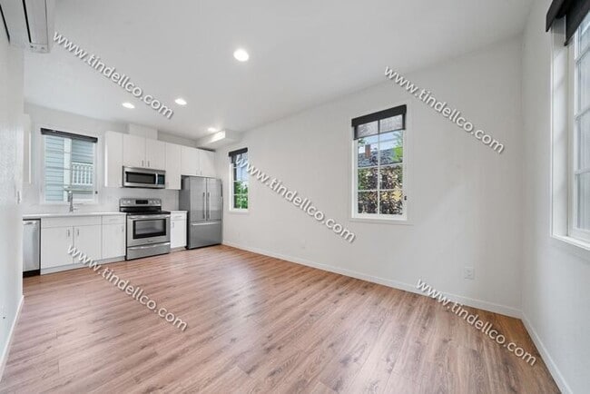 property at 1110 SE Lincoln St