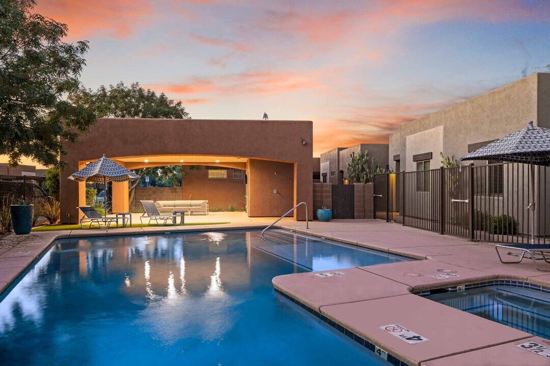 Avilla River in Tucson, AZ - Building Photo
