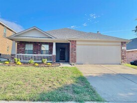 5924 Bridal Trail in Fort Worth, TX - Building Photo