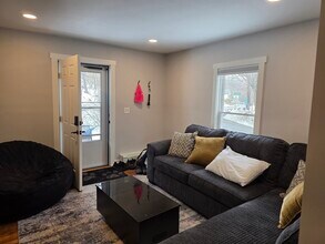 1081 Main St in Woburn, MA - Building Photo - Building Photo