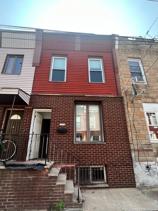 1523 S Dover St in Philadelphia, PA - Building Photo