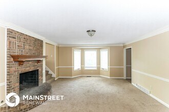 102 Country Pl in Memphis, TN - Building Photo - Building Photo