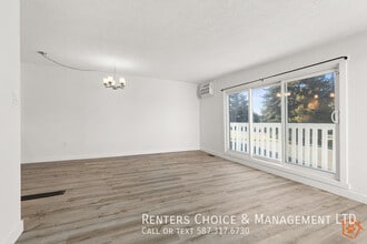 Convenient Pet Friendly Townhouse Near Sou in Medicine Hat, AB - Building Photo - Building Photo