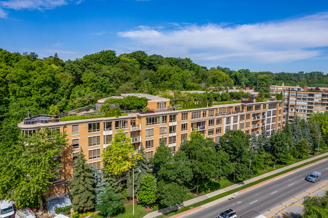 Governor's Hill I in Toronto, ON - Building Photo - Building Photo