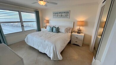 4540 NE Sandpebble Trce in Stuart, FL - Building Photo - Building Photo