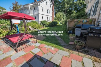 87 Glen Ave, Unit 1 in Newton, MA - Foto de edificio - Building Photo