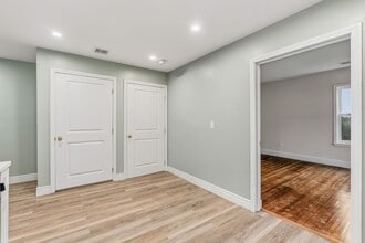 8 1/2 Intervale St in Quincy, MA - Building Photo - Building Photo