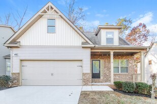 1006 Allegiance Dr in Locust Grove, GA - Building Photo