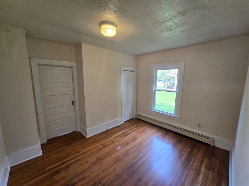 1400 Wilmington Ave in Hopewell, VA - Building Photo