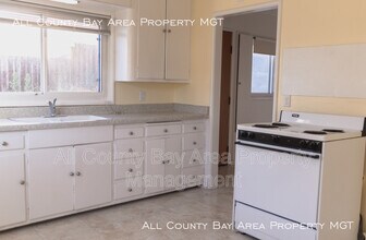823 6th Ave in Crockett, CA - Building Photo - Building Photo
