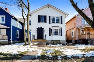 98-100-100 N Hague Ave in Columbus, OH - Building Photo