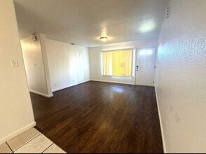 2129 Winafred St in Sacramento, CA - Building Photo - Building Photo