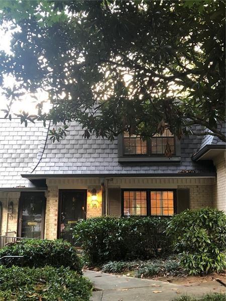 10 Vista Square NW in Atlanta, GA - Building Photo