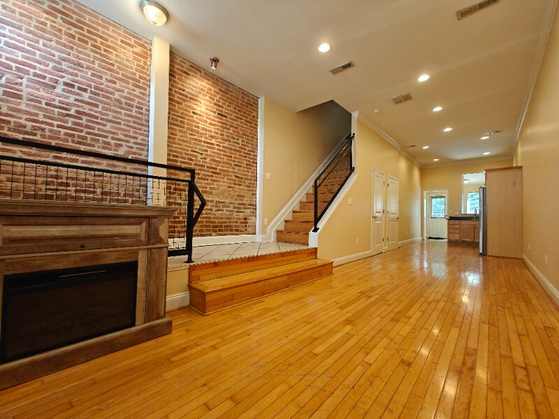 2000 Barclay St in Baltimore, MD - Building Photo
