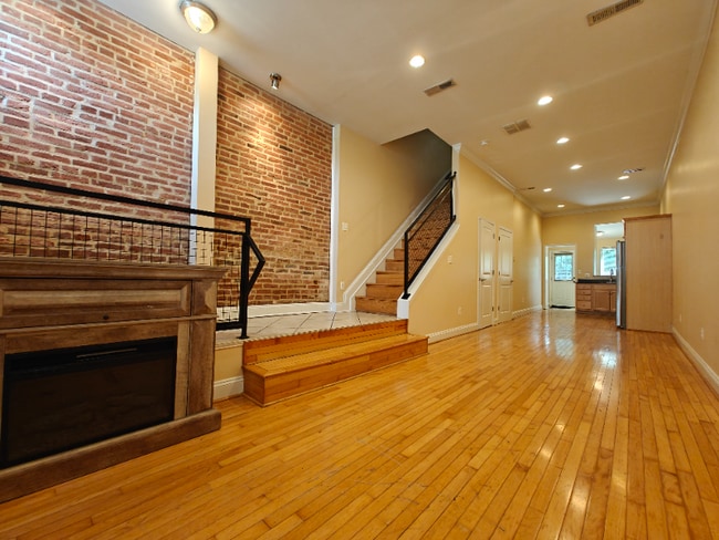 property at 2000 Barclay St